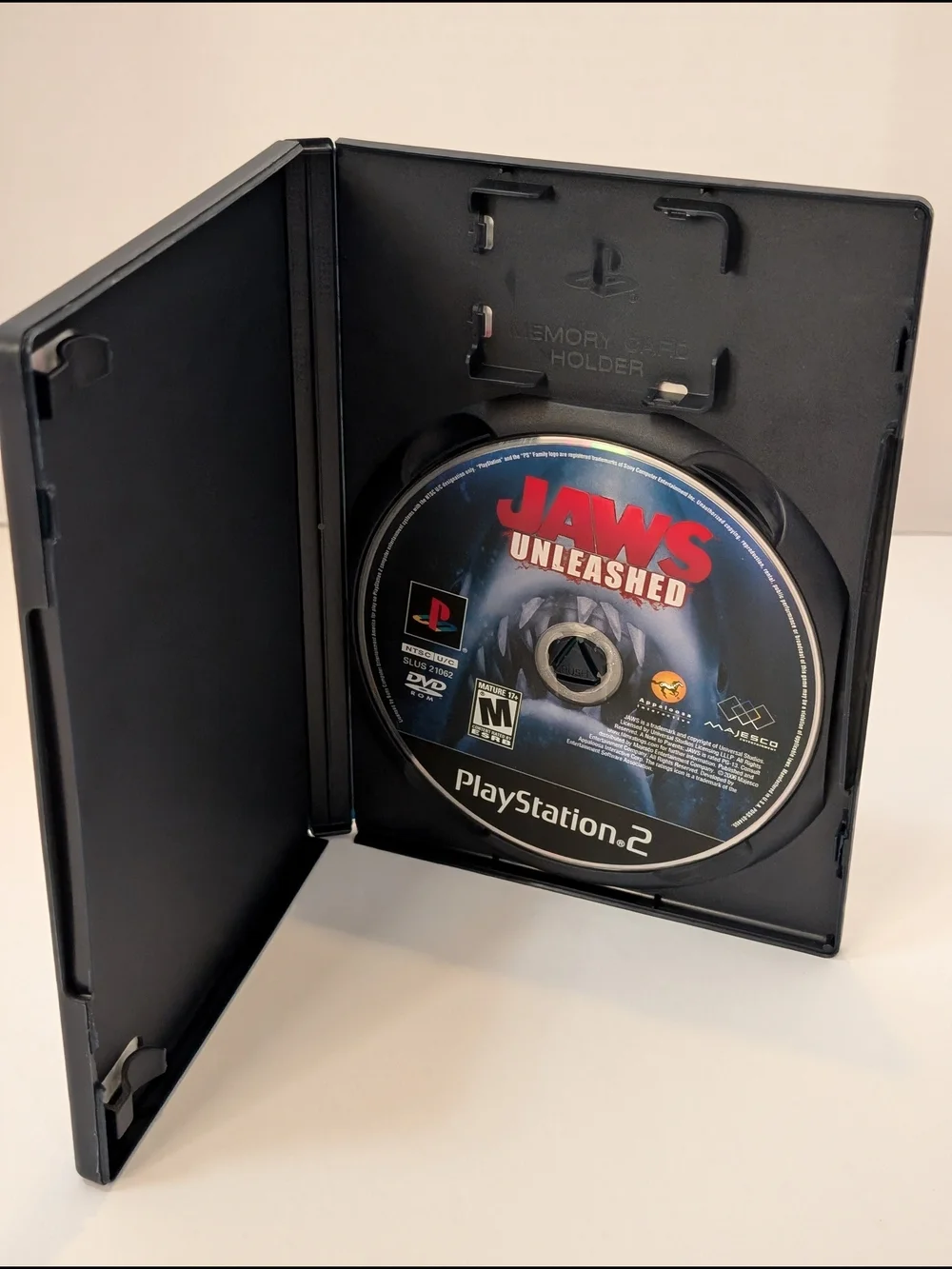 Sony PlayStation 2 JAWS Unleashed - Black & Red Cover
